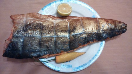 SALMON AHUMADO VISTO POR EL LADO DE LA PIEL